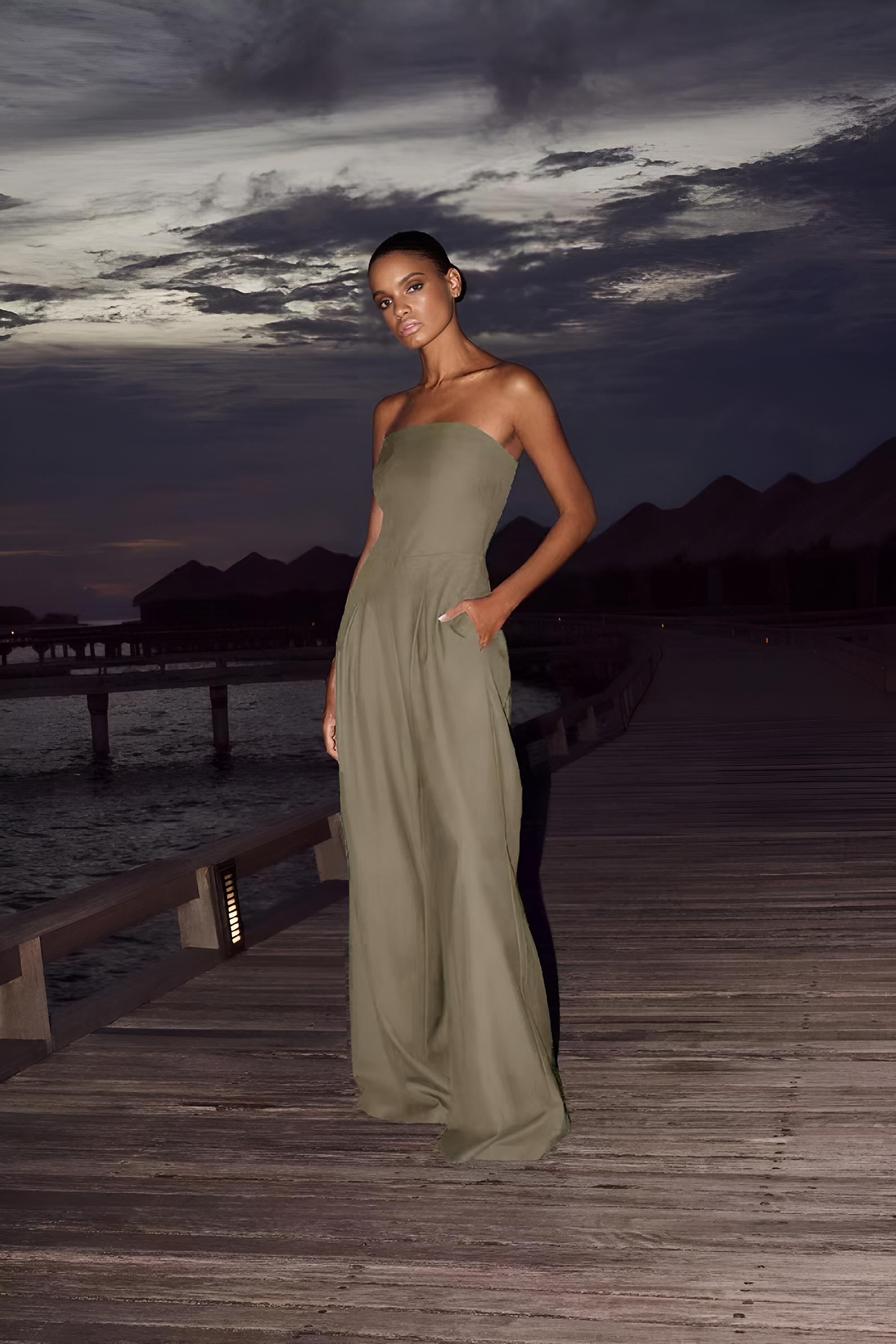 נויה | אוברול סטרפלס רחב ומחמיא